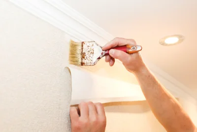 Pose de papier peint à Oches — revêtements muraux et toiles de verre